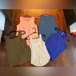 Bundle Size S tanks/workout tops (5)